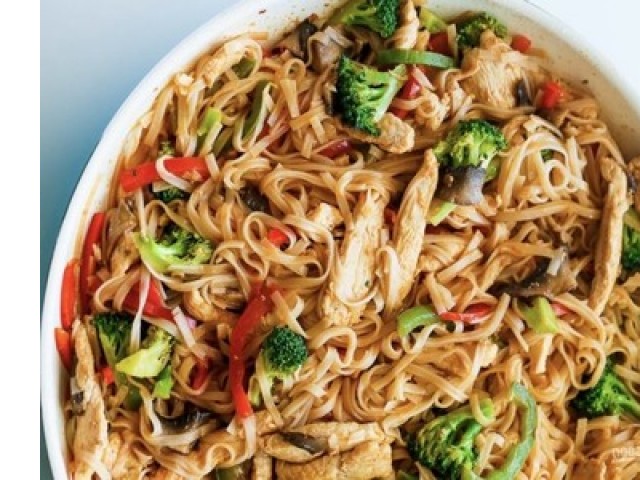 Курица с овощами и лапшой, 1 кг